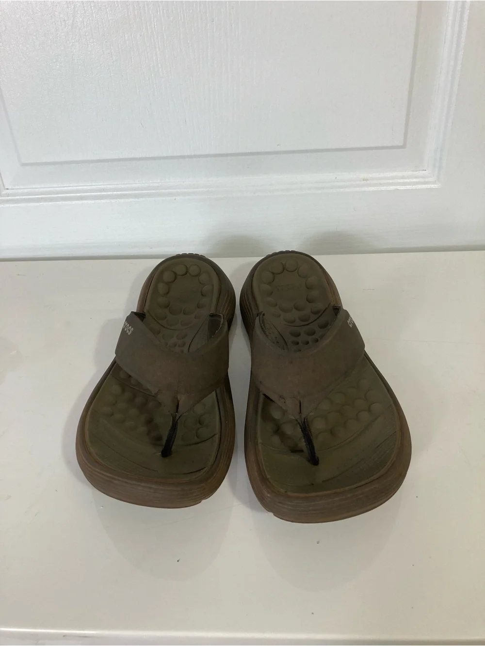 CROCS Sandals Men 11 Brown Flip-Flops Reviva Thong Song